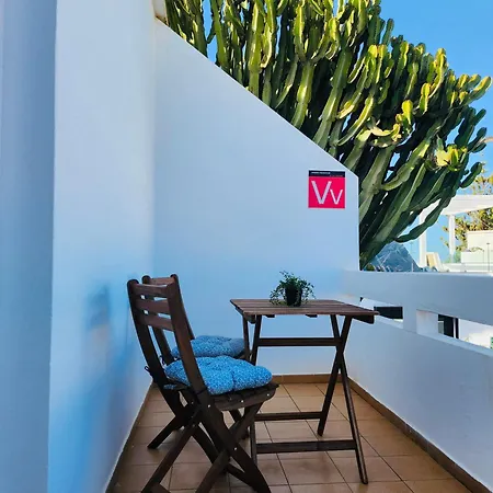 Hoplaco Apartament, Almost On The