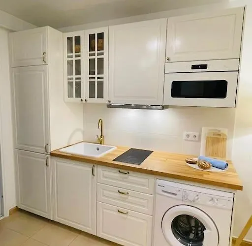 Hoplaco Apartament, Almost On The شقة